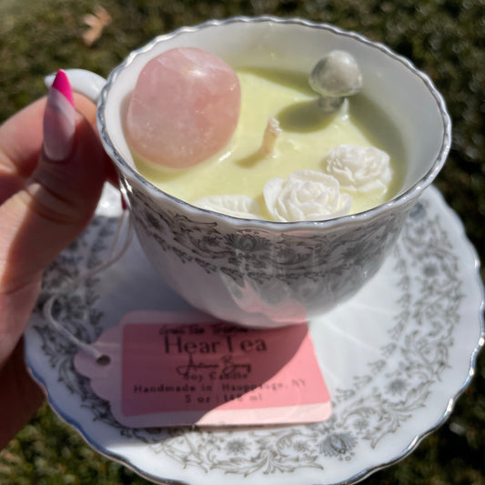 Teacup Candle with Rose Quartz - White with Black Flowers (Autumn Berry)